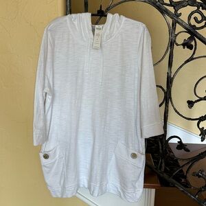 White 3/4 sleeve patch pocket tunic with hood- Chico’s Zenergy